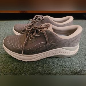 Women's Dansko Size 10 Pace gray nursing shoes